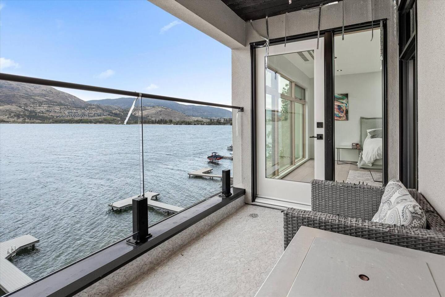 Nest Luxury Modern Lake House Vila Penticton Exterior foto